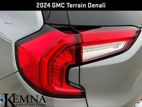 Used 2024 GMC Terrain Denali w/ Denali Premium Package image 25