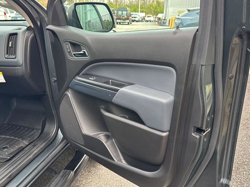 Used 2016 Chevrolet Colorado Z71 image 12