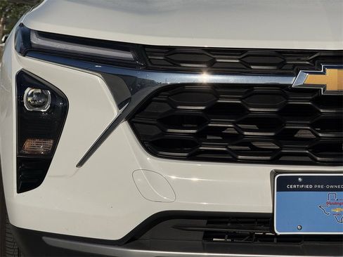 Used 2025 Chevrolet Trax LT image 10