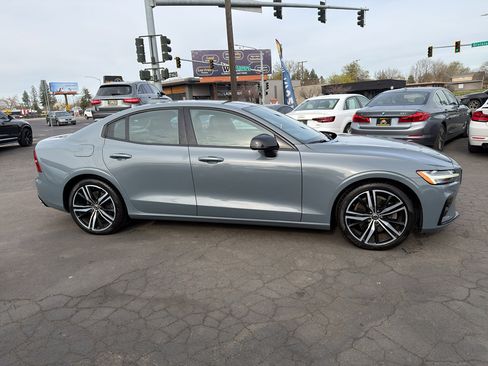 Used 2022 Volvo S60 B5 R-Design w/ Climate Package image 9