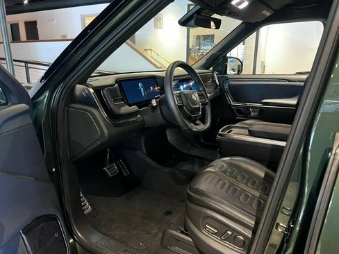 Used 2024 Rivian R1S Adventure AWD/4WD image 15