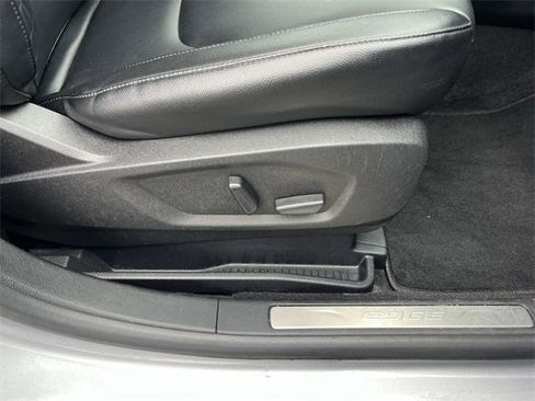 Certified 2024 Ford Edge Titanium image 25