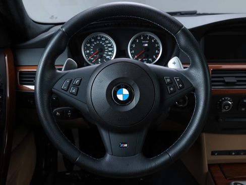 Used 2006 BMW M5 image 52