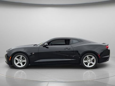 Used 2019 Chevrolet Camaro LT RWD image 3