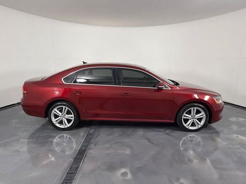 Used 2015 Volkswagen Passat TDI SE FWD image 4
