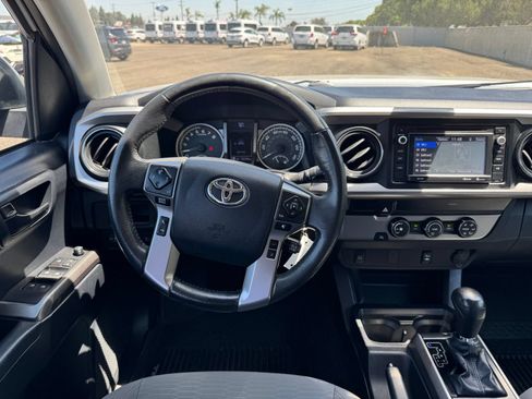 Used 2019 Toyota Tacoma SR5 RWD image 16