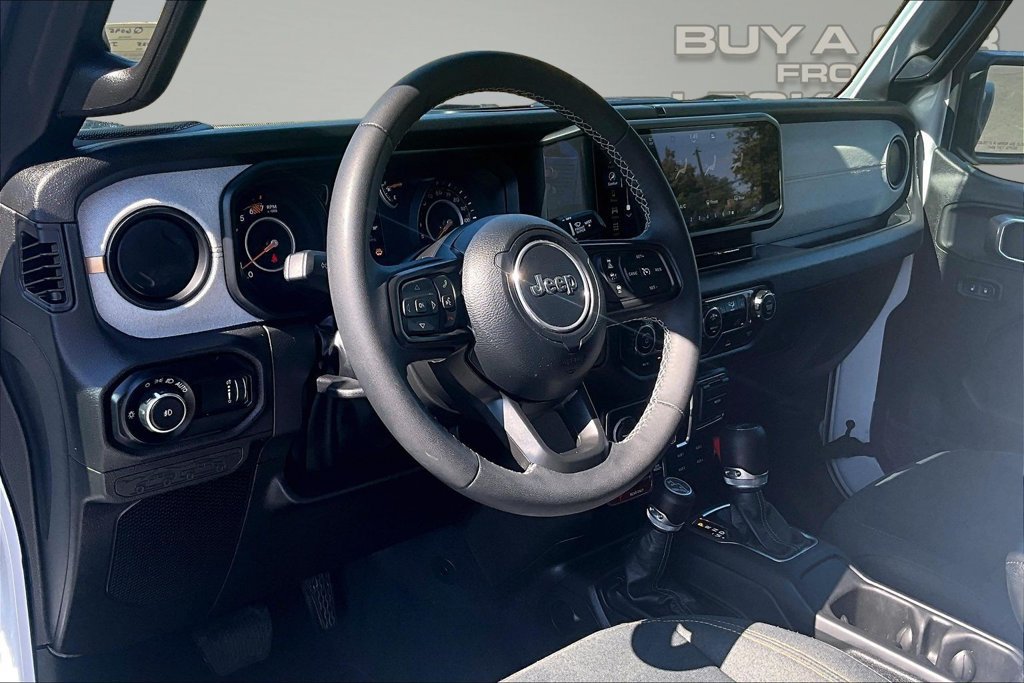 Used 2025 Jeep Wrangler Unlimited Sport AWD/4WD image 14