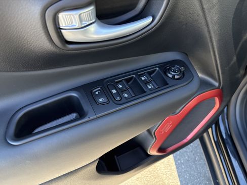 Used 2023 Jeep Renegade Trailhawk w/ Trailhawk Elite Group image 16