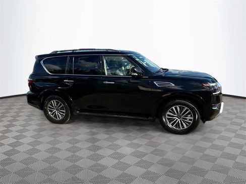 Used 2023 Nissan Armada SL image 5