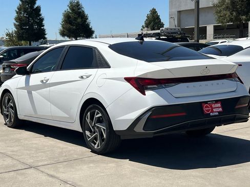 Used 2024 Hyundai Elantra SEL FWD image 7