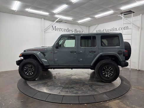 Used 2024 Jeep Wrangler Unlimited Rubicon image 4