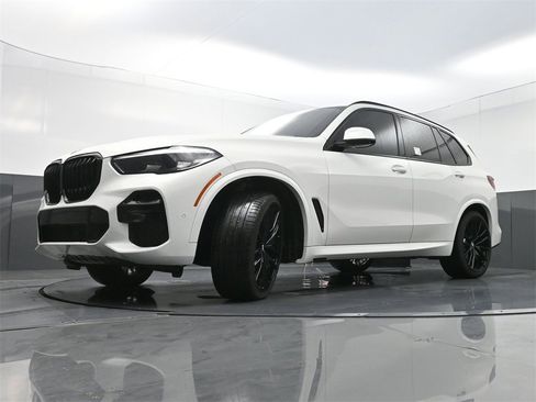 Used 2022 BMW X5 sDrive40i w/ M Sport Package image 30