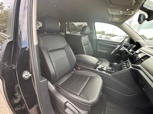 Used 2023 Volkswagen Atlas SE AWD/4WD image 32