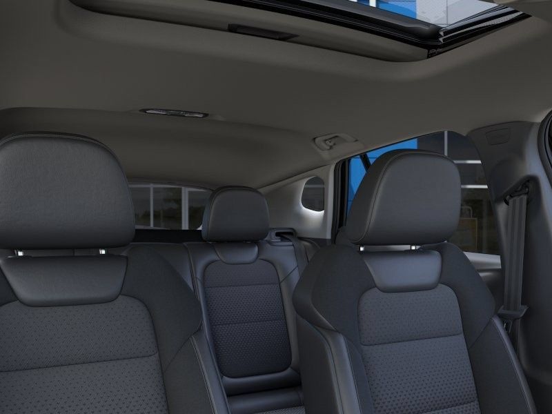 New 2026 Chevrolet Trax LT w/ Sunroof Package FWD image 25