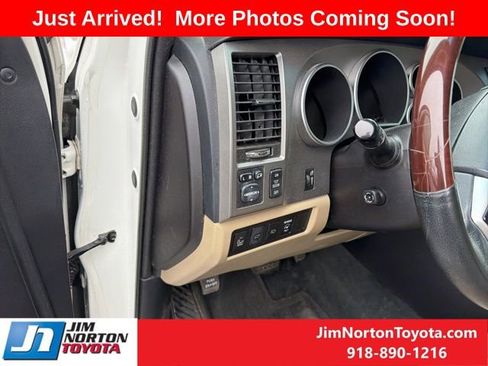 Used 2016 Toyota Sequoia Platinum image 11