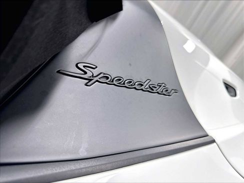 Used 2019 Porsche 911 Speedster RWD image 41