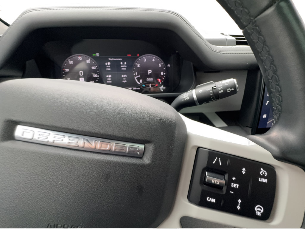 Used 2025 Land Rover Defender 110 S AWD/4WD image 42