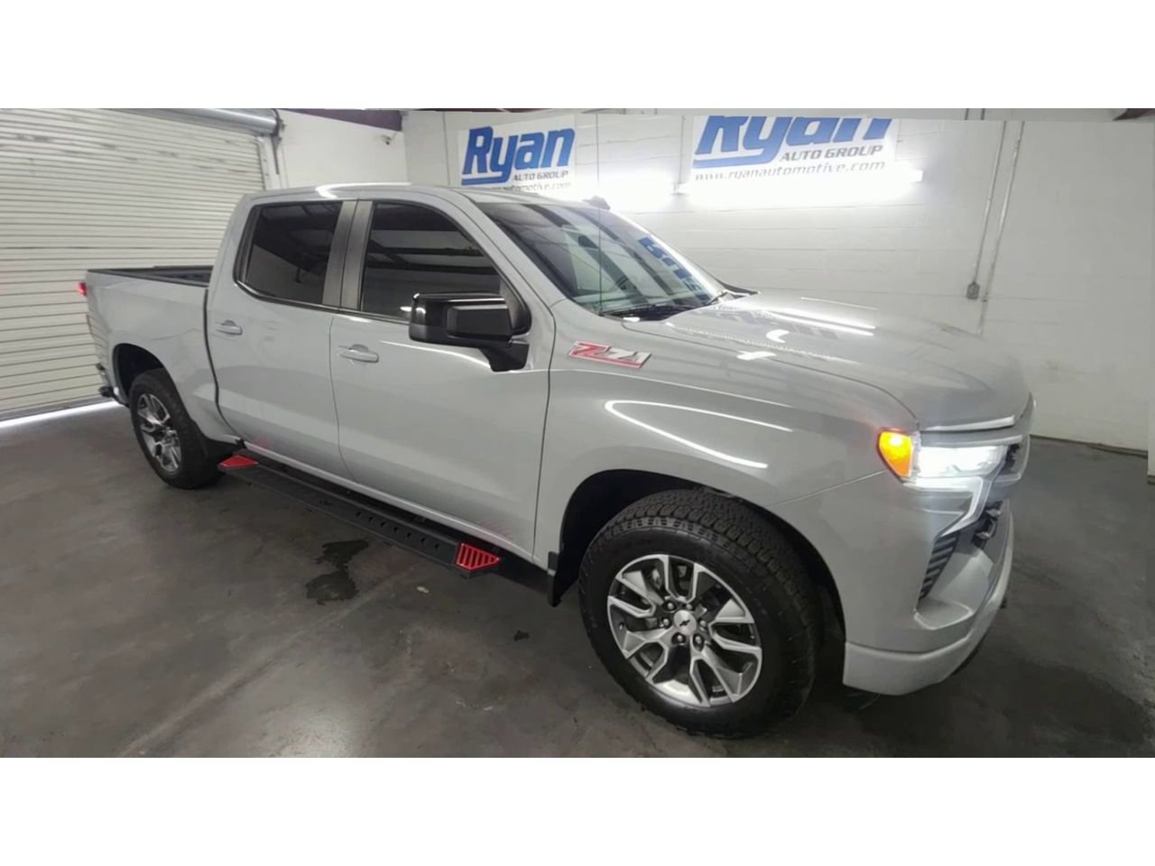Used 2024 Chevrolet Silverado 1500 RST w/ Z71 Off-Road Package AWD/4WD image 2