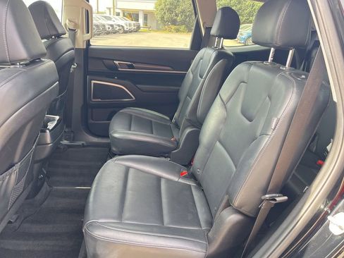 Used 2025 Kia Telluride S AWD/4WD image 28