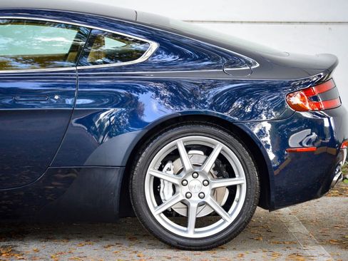 Used 2008 Aston Martin V8 Vantage Coupe image 8