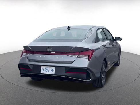 Used 2025 Hyundai Elantra SEL image 14
