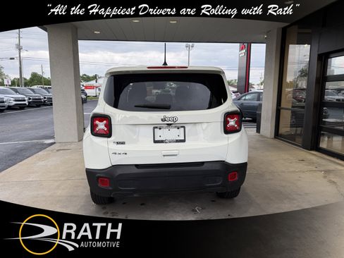 Used 2023 Jeep Renegade Latitude AWD/4WD image 8