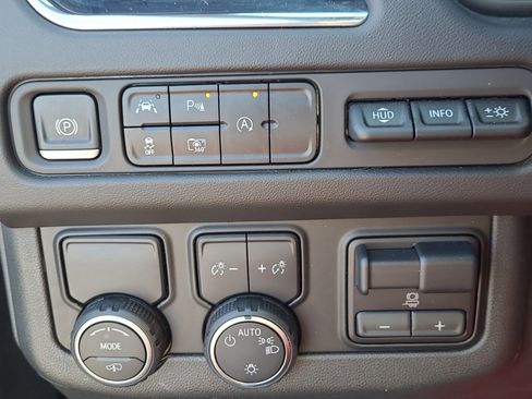 Used 2023 Chevrolet Tahoe High Country image 26