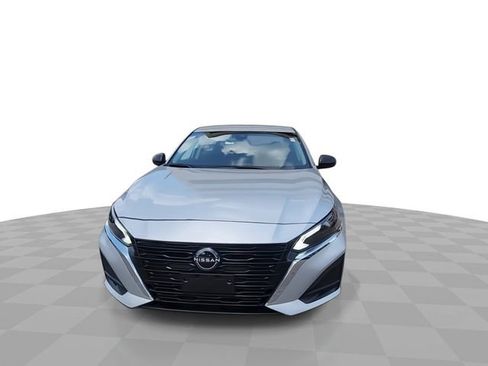 Used 2024 Nissan Altima 2.5 S image 3