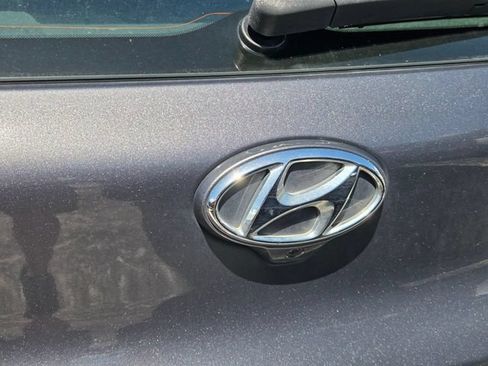 Used 2018 Hyundai Elantra GT FWD image 4