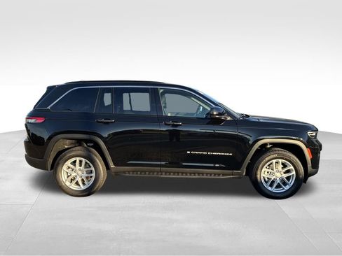 New 2025 Jeep Grand Cherokee Laredo X w/ Luxury Tech Group I image 7