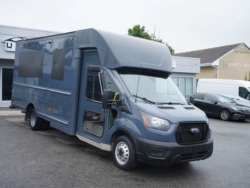 Used 2021 Ford Transit 350 DRW RWD image 3