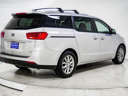 Used 2019 Kia Sedona EX FWD image 10
