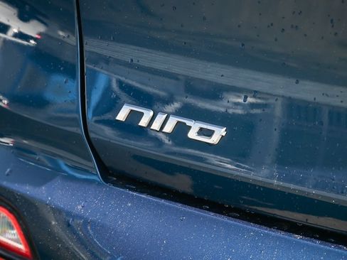 Used 2022 Kia Niro EX FWD image 14