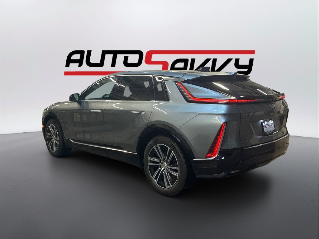 Used 2025 Cadillac Lyriq Luxury AWD/4WD image 7