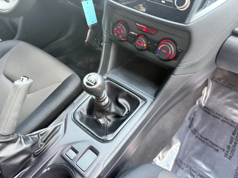Used 2019 Subaru Crosstrek 2.0i AWD/4WD image 10
