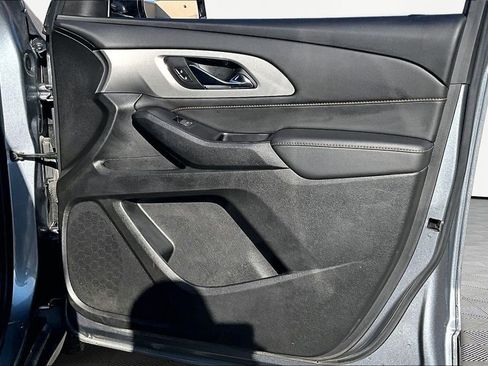 Used 2020 Chevrolet Traverse LT image 24