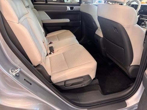 Used 2026 Hyundai Santa Fe SEL FWD image 15