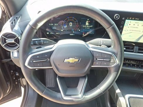 Used 2025 Chevrolet Equinox LT AWD/4WD image 14