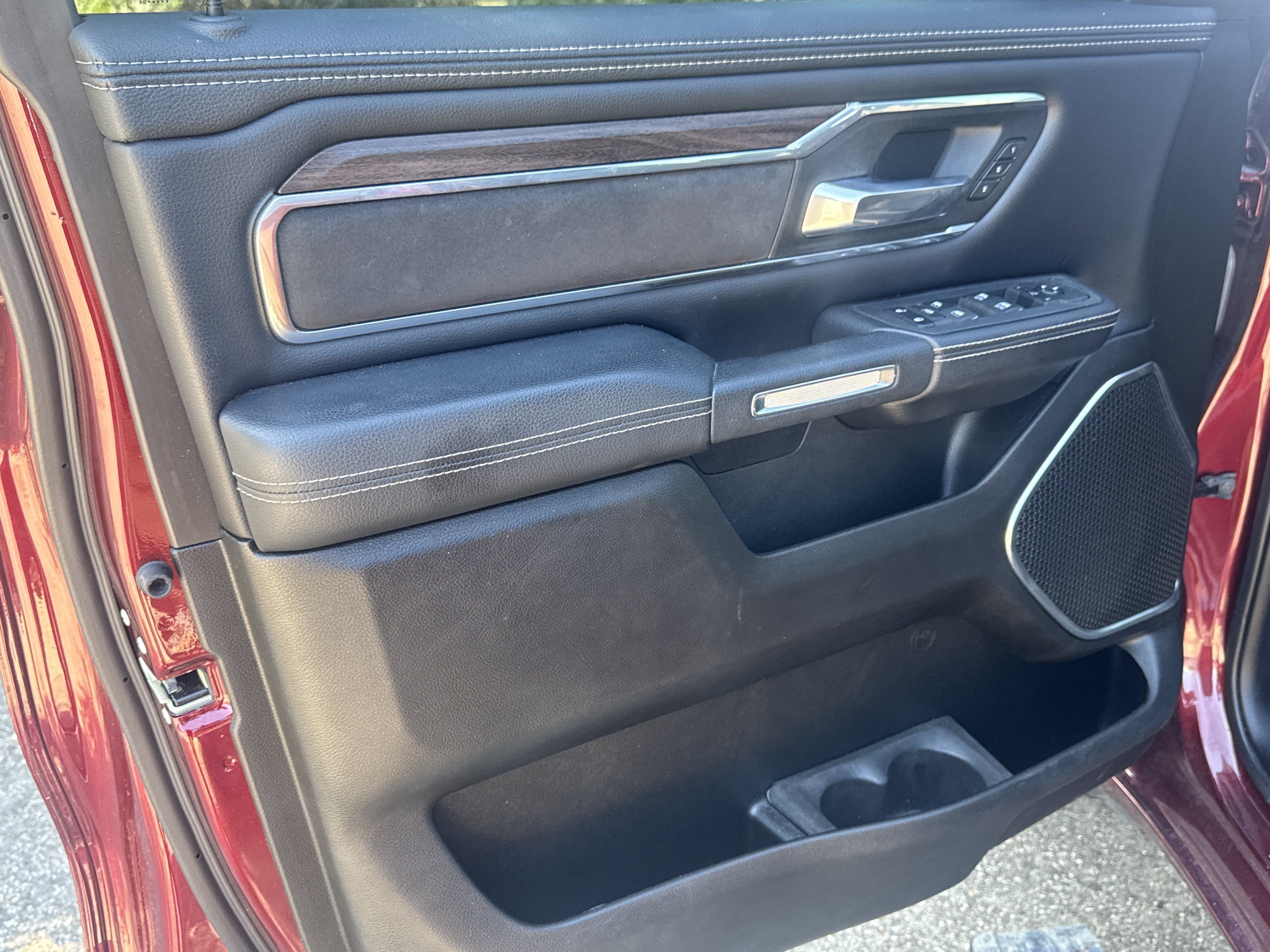 Used 2025 RAM 1500 Laramie w/ Laramie Southwest Edition AWD/4WD image 3