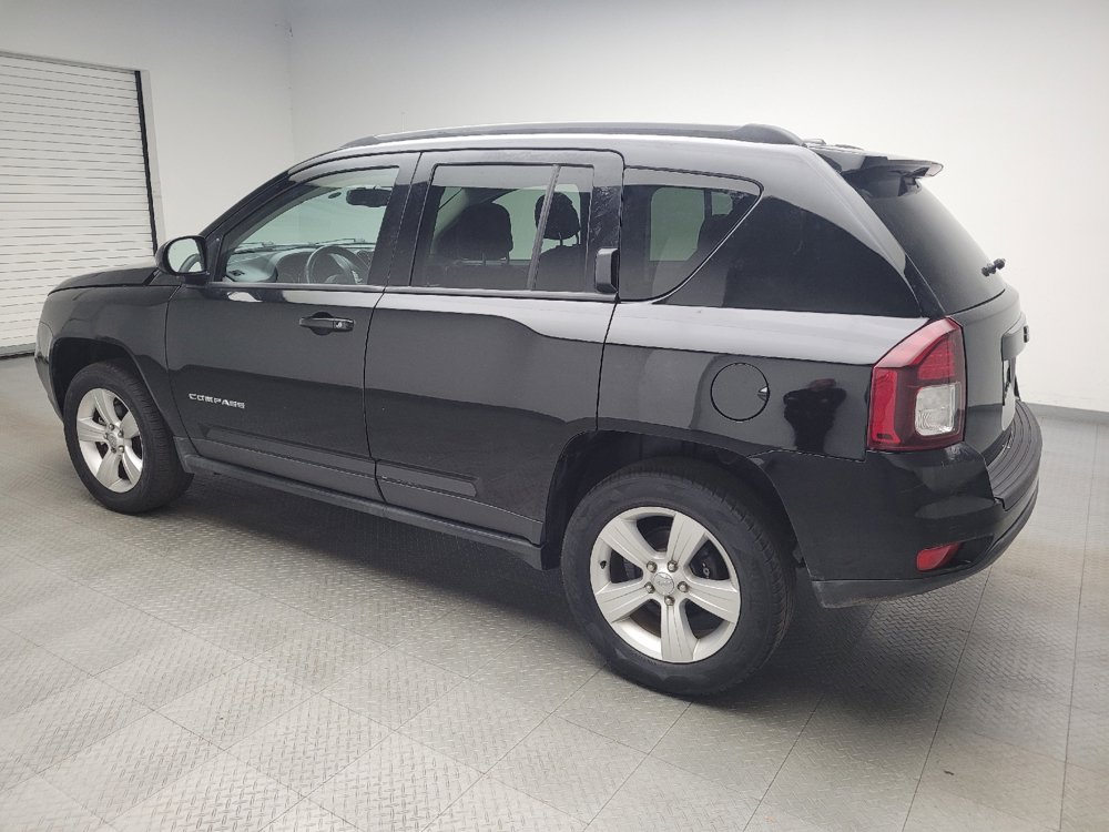 Used 2015 Jeep Compass Latitude AWD/4WD image 3