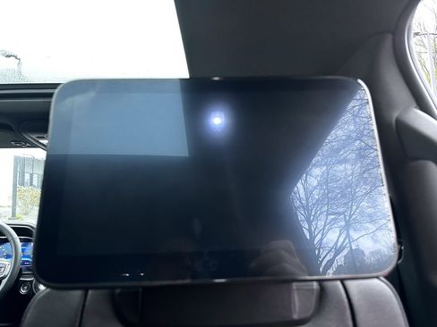 Used 2023 Chevrolet Tahoe Z71 w/ Off-Road Capability Package image 42