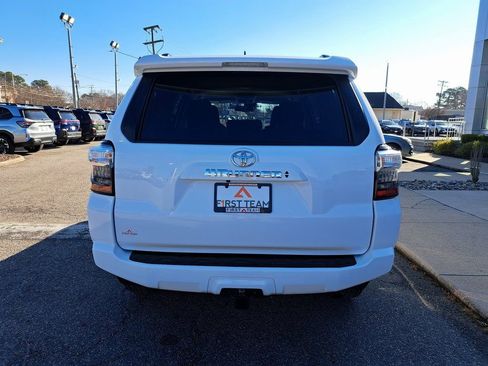 Used 2024 Toyota 4Runner SR5 image 5
