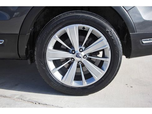 Used 2018 Ford Explorer Limited image 31