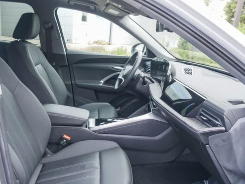 Used 2025 Audi Q5 Premium w/ Convenience Package AWD/4WD image 18