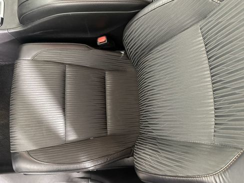Used 2019 Toyota Highlander Plus AWD/4WD image 21