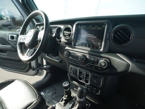 Used 2021 Jeep Wrangler Unlimited Sahara image 32