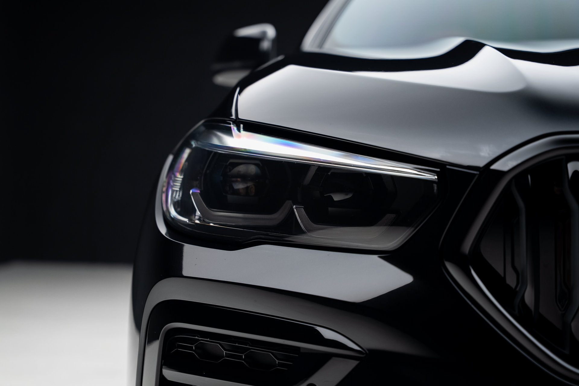 Used 2022 BMW X6 M50i w/ Premium Package AWD/4WD image 9