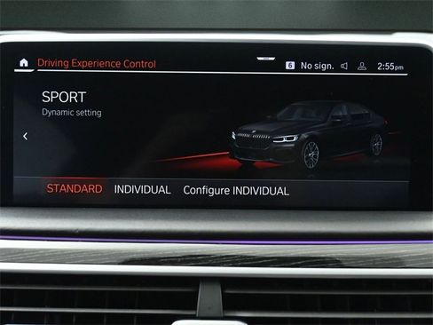 Used 2021 BMW 750i xDrive w/ Executive Package image 39