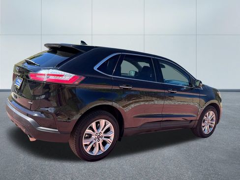 Used 2022 Ford Edge Titanium w/ Equipment Group 301A AWD/4WD image 9