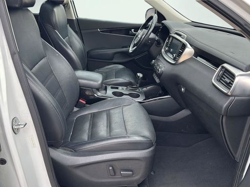 Used 2018 Kia Sorento SX image 31